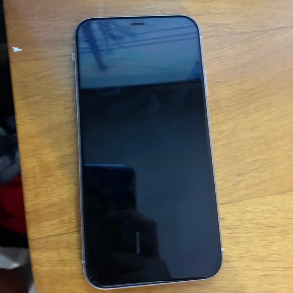 2 iPhone 11 256gb AT&T Read Description